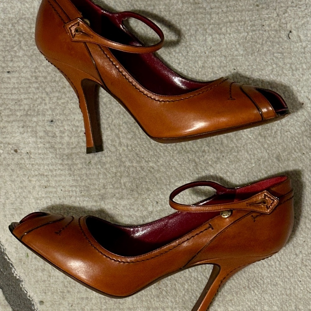 LOUIS VUITTON Drouot Open Toe Pump in Cognac Calf Leather - EXCELLENT SHAPE - Picture 9 of 15